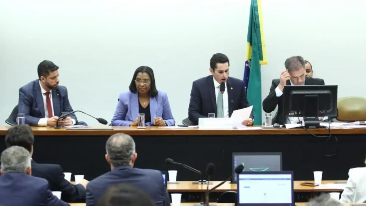 Comissão aprova R$ 12,3 bi extras no Orçamento de 2026