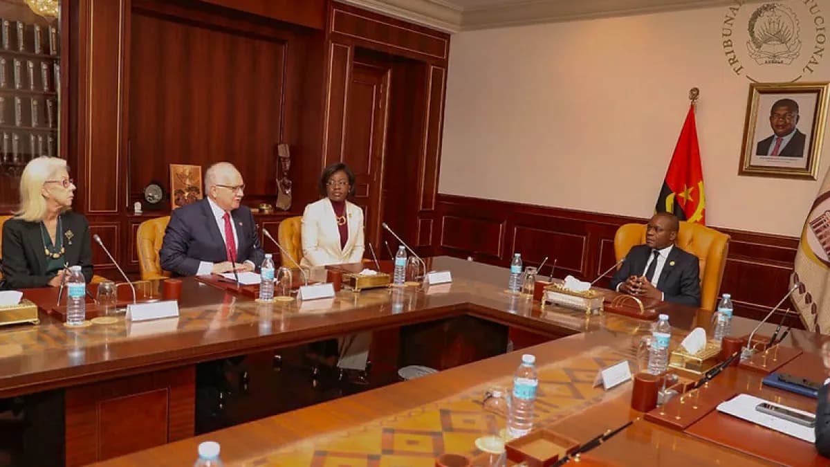 Fachin fortalece laços Brasil-Angola no Parlamento
